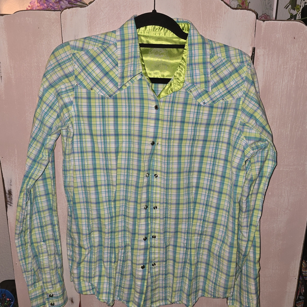 Twenty X Vibrant Plaid Button Down Shirt Just In Time For The Rodeo!